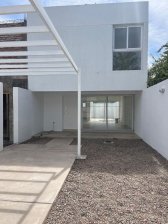 Se vende dúplex a estrenar, en B° Los Aromos, cerca del Arena Maipu, Maipu. 