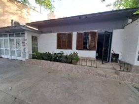 Casa en excelente ubicacion en calle Zarate-Mendoza