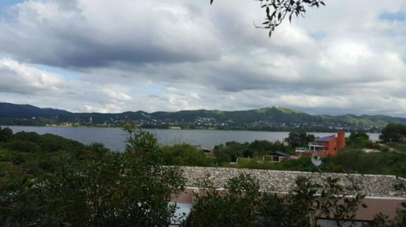 Foto Casa en Venta en VILLA DEL LAGO, Villa Carlos Paz, Córdoba - U$D 180.000 - CAV88222 - BienesOnLine
