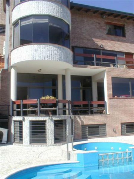 Foto Casa en Venta en Villa Carlos Paz, Córdoba - CAV75298 - BienesOnLine