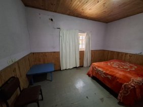 Se alquila casa en calle Monteagudo, de Godoy Cruz. 