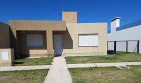 VENTA | Casa 2 Dorm. a metros de la Siglo 21 – J. M. Paz, Las Varillas