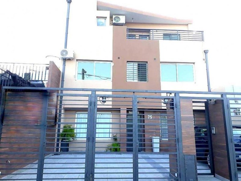 Casa en Venta en  Ramos Mejia, Buenos Aires